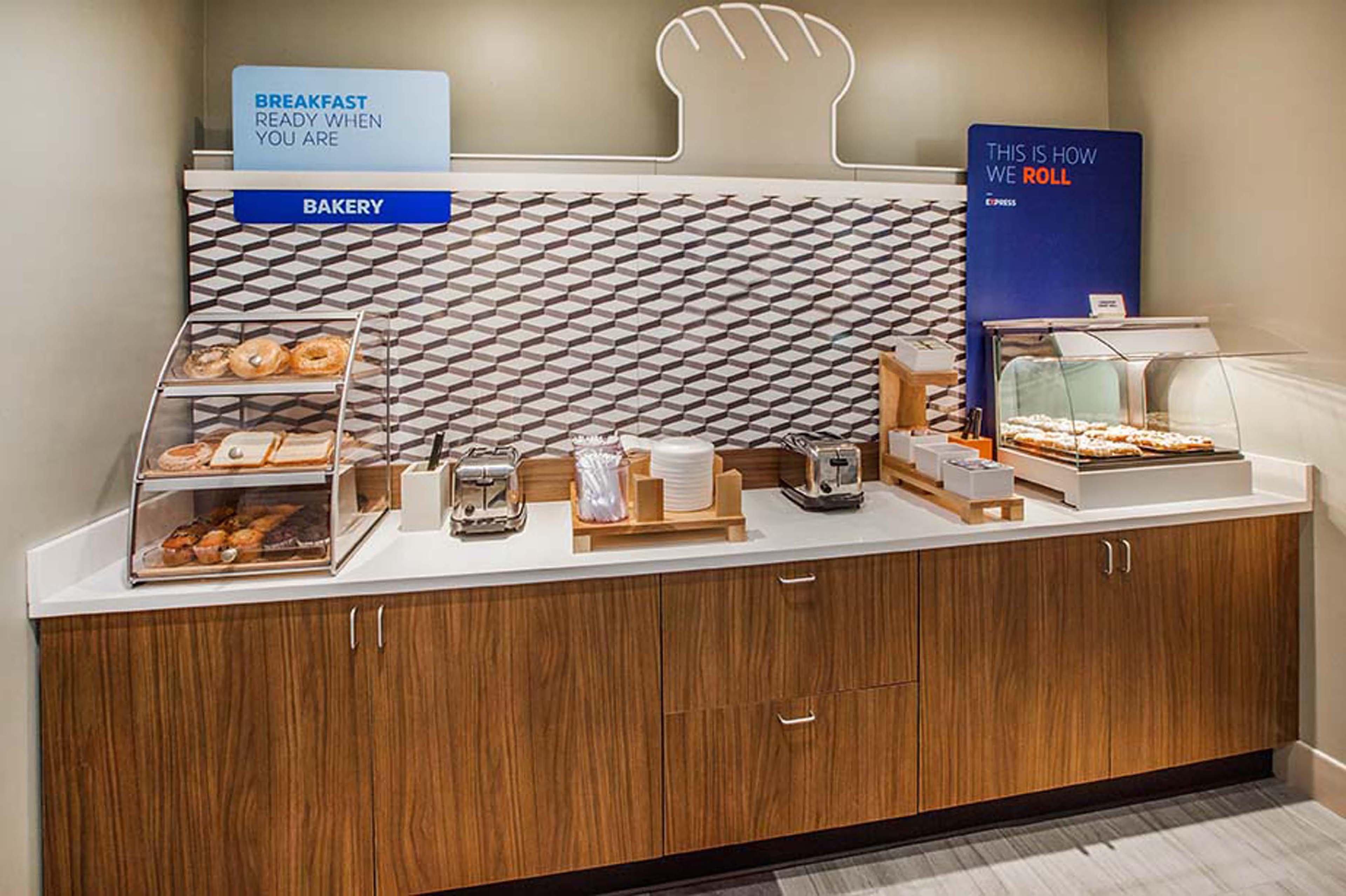 Holiday Inn Express & Suites Baltimore - BWI Airport North By Ihg Linthicum Eksteriør billede